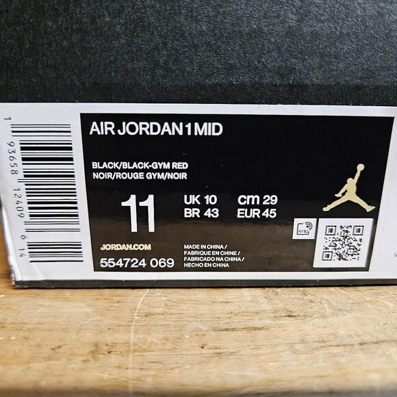 Nike Air Jordan 1 Retro MID Chicago Black Toe MENS Black Red Shoe 554724-069 - Picture 10 of 11